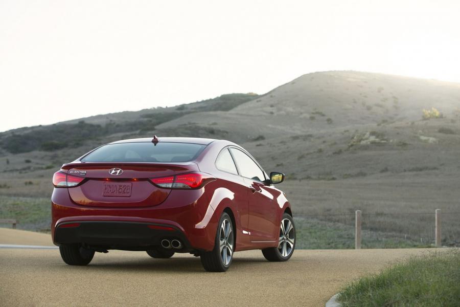  Hyundai Elantra Coupe 2014 года  (фото 22 из 25)